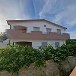 Apartament Ema Erste Etage Mit Offener Terrasse By Interhome Vir