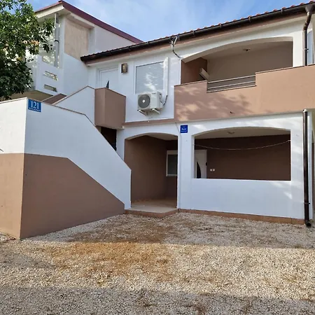 Apartamento Ema Erste Etage Mit Offener Terrasse By Interhome Vir