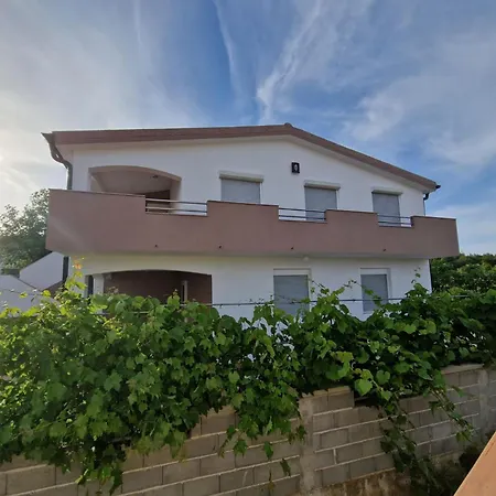 Apartamento Ema Erste Etage Mit Offener Terrasse By Interhome Vir