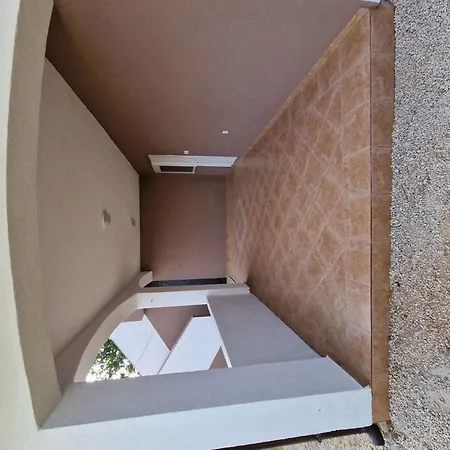 Ema Erste Etage Mit Offener Terrasse By Interhome * ヴィル