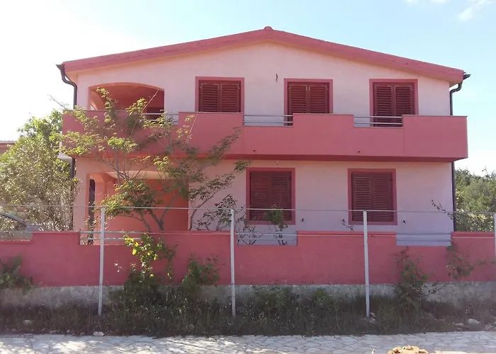 Ema Erste Etage Mit Offener Terrasse By Interhome Vir