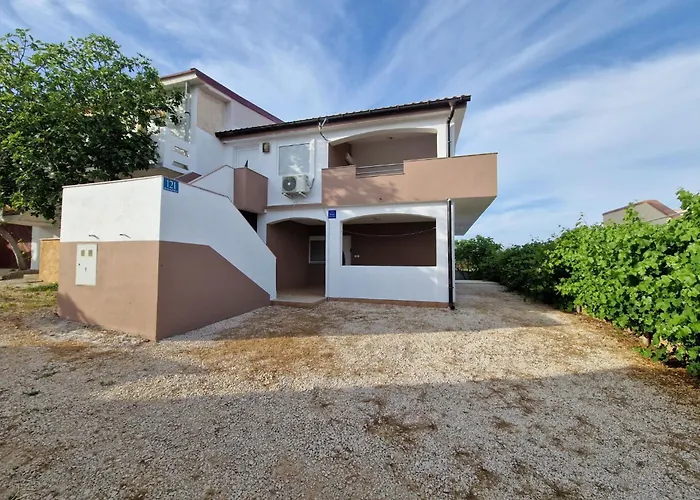 Ema Erste Etage Mit Offener Terrasse By Interhome Apartman