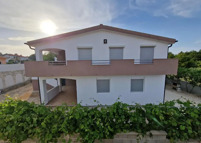 Apartman Ema Erste Etage Mit Offener Terrasse By Interhome Vir