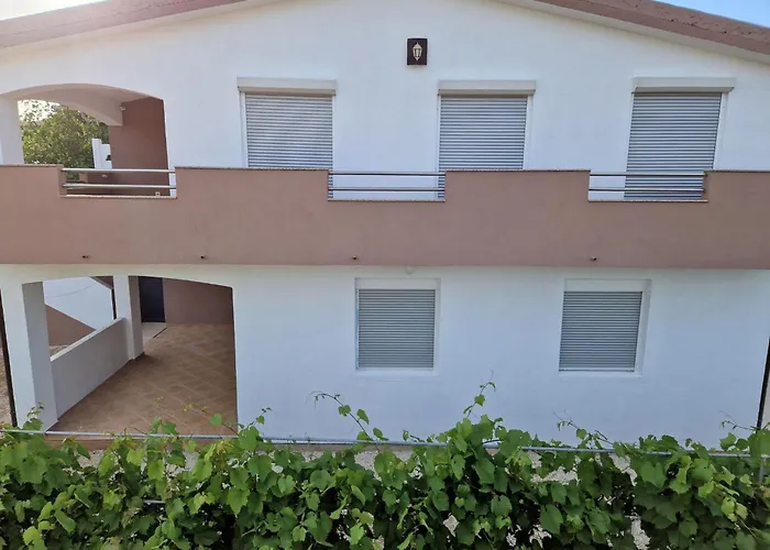 Ema Erste Etage Mit Offener Terrasse By Interhome Apartman