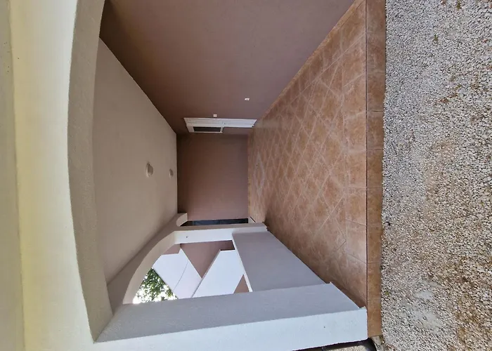 Ema Erste Etage Mit Offener Terrasse By Interhome * Vir
